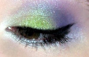 “Paradise Purple” – Lila & Lime Look mit viel Farbe