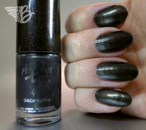 AUFLACKIERT: Agnes b. mini 40 seconds und der Agnes b. NailArt Gold N’Coat