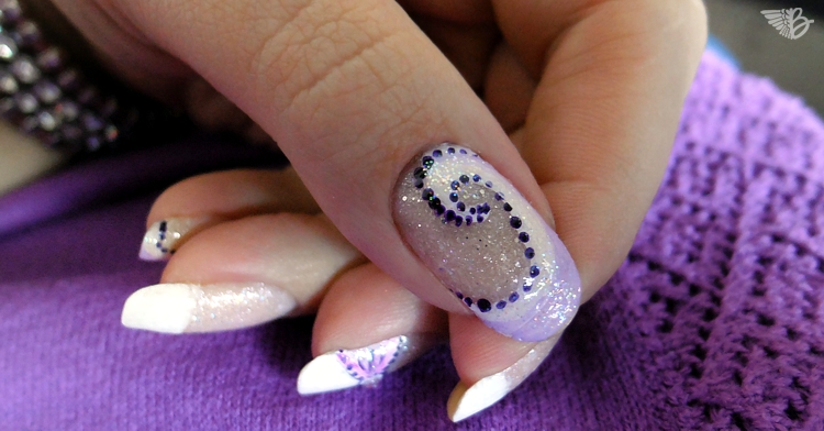 Violett Swirls - Nail Art Inspiration