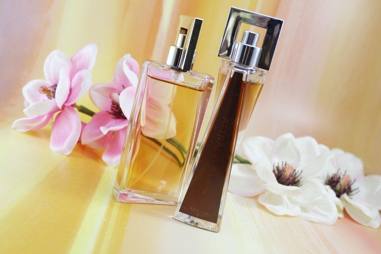 attraction-avonparfum-forhimandher