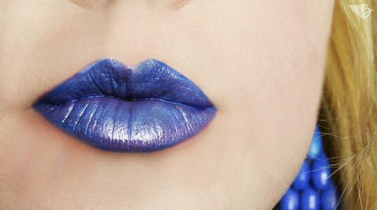lips-blueshimmer2
