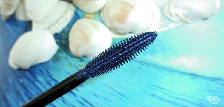 Sommer MakeUp blaue mascara