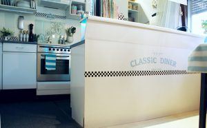 DIY: American Diner Küchen MakeOver und das passende Wandbild